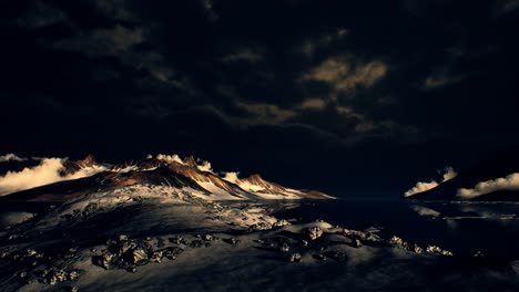 Dramatische-Landschaft-In-Der-Antarktis-Mit-Kommendem-Sturm
